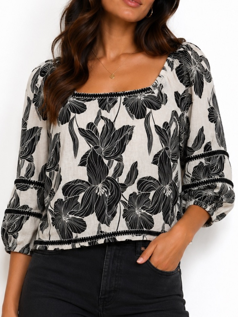 Tahari Women’s Black and white Floral Square-Neck Blouse Linen